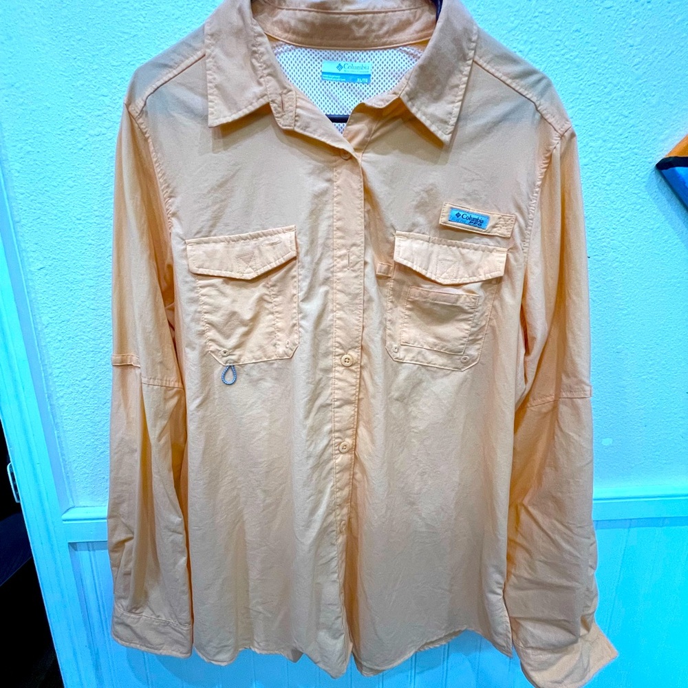 Women’s Columbia fishing shirt